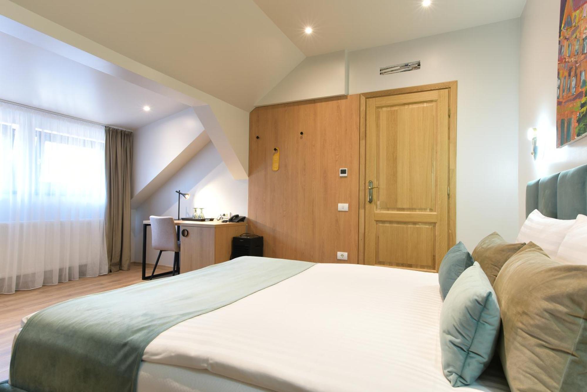 Prinz Gregor Hotel Braşov Buitenkant foto